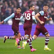 Danny Ings celebrates his late goal for West Ham United