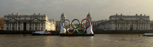 Floating Olympic rings mark London 2012 countdown