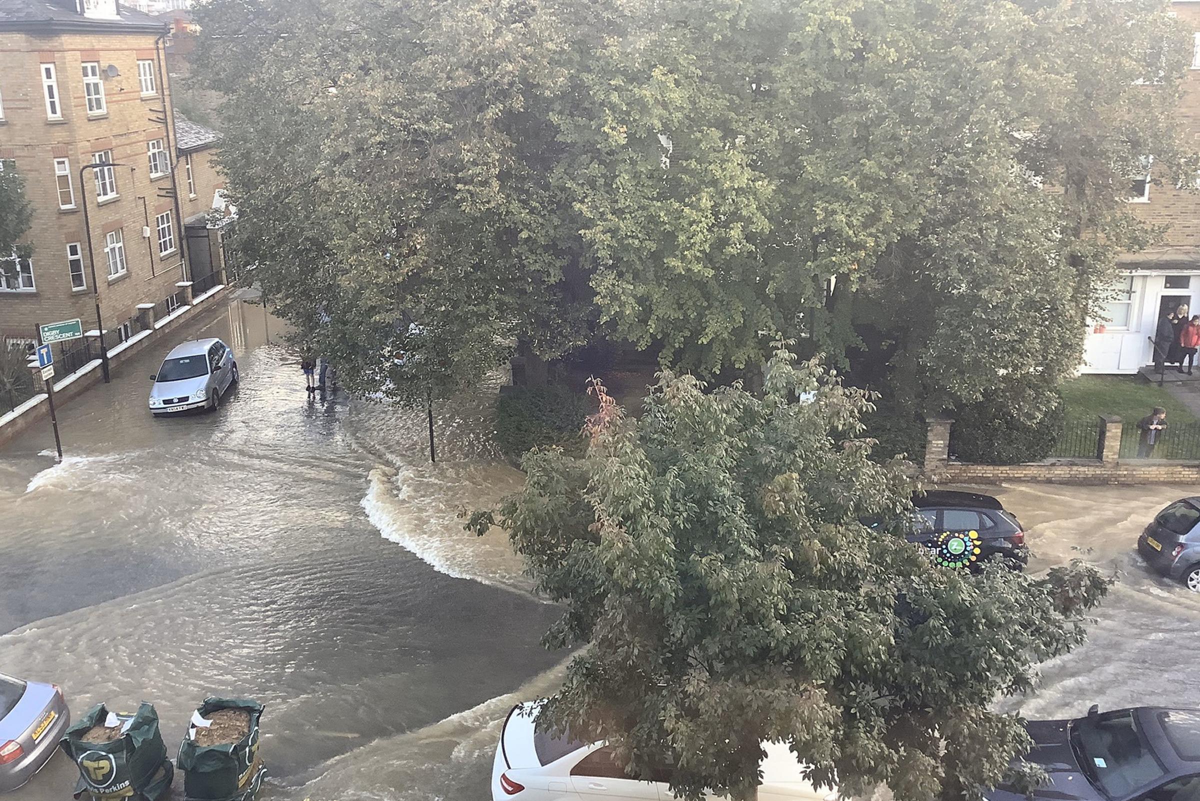 Residents evacuated as burst water main floods Finsbury Park