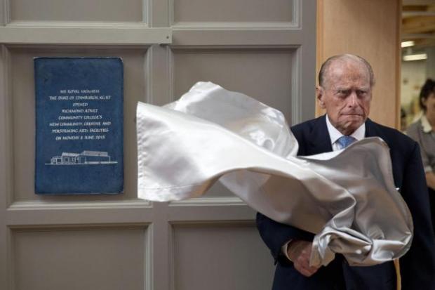 This Is Local London: Prince Philip theatrically unveils a plaque at the Richmond Community Adult Learning centre