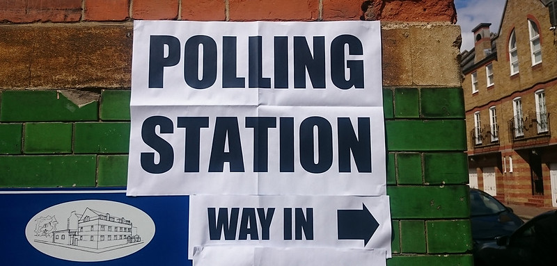 ¿Es justa la edad para votar en Inglaterra?  Tomás Escobar, Escuela Hampton