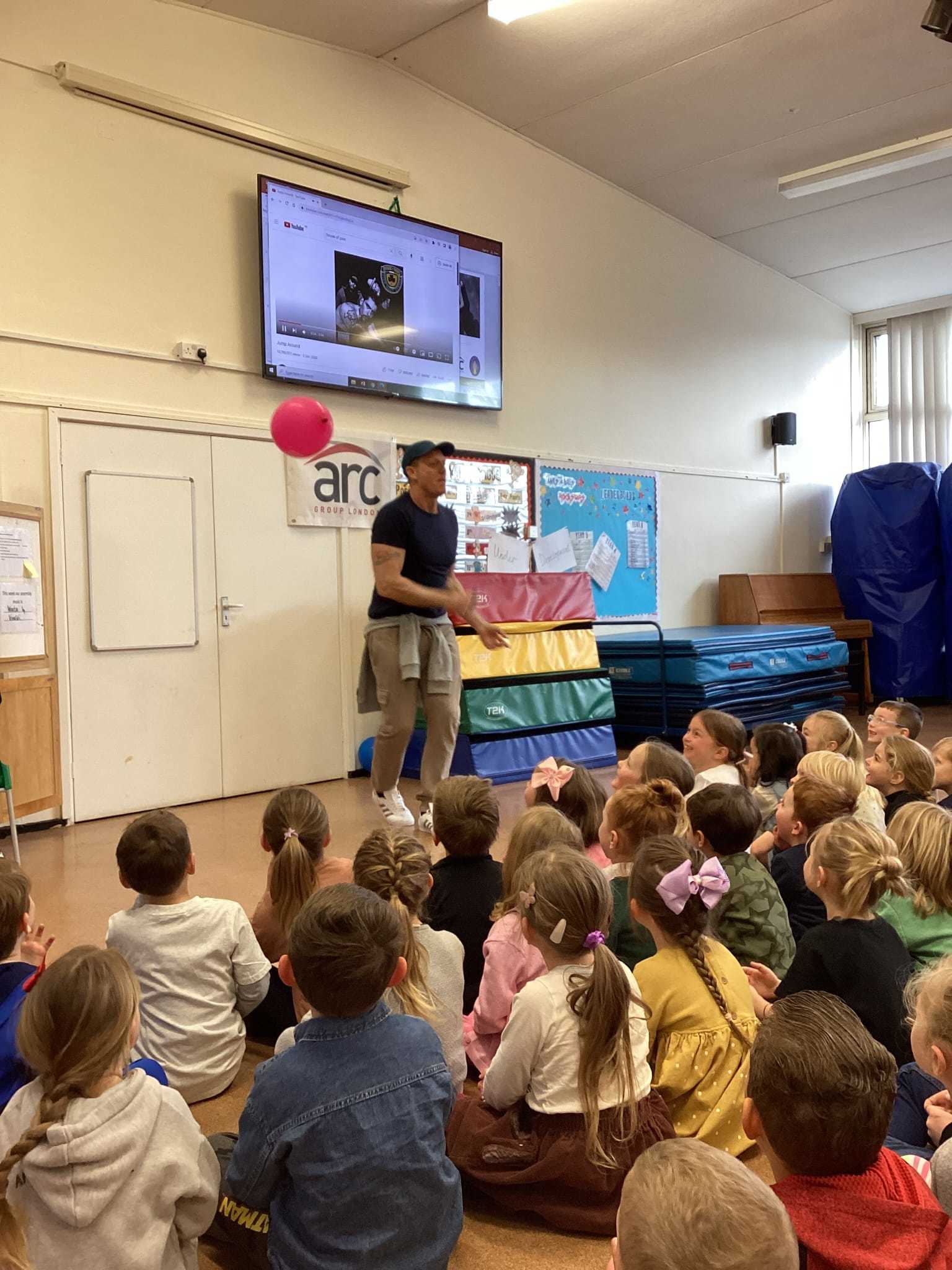 Peter Arthy speaks to pupils
