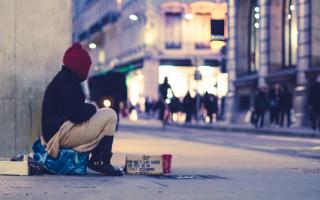 Young reporters:What can we do to help the homeless?