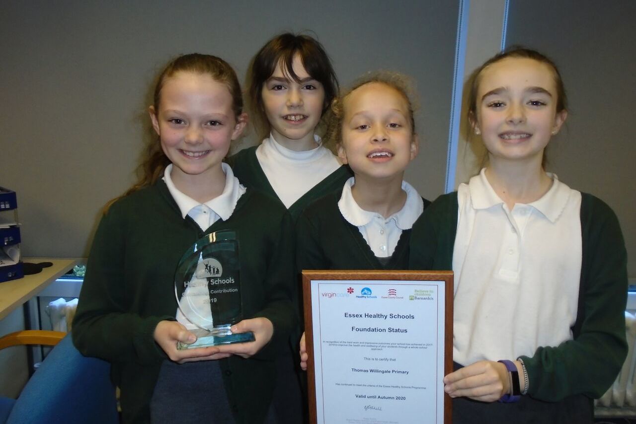Primary school receives 'Outstanding Contribution' award at award ceremony